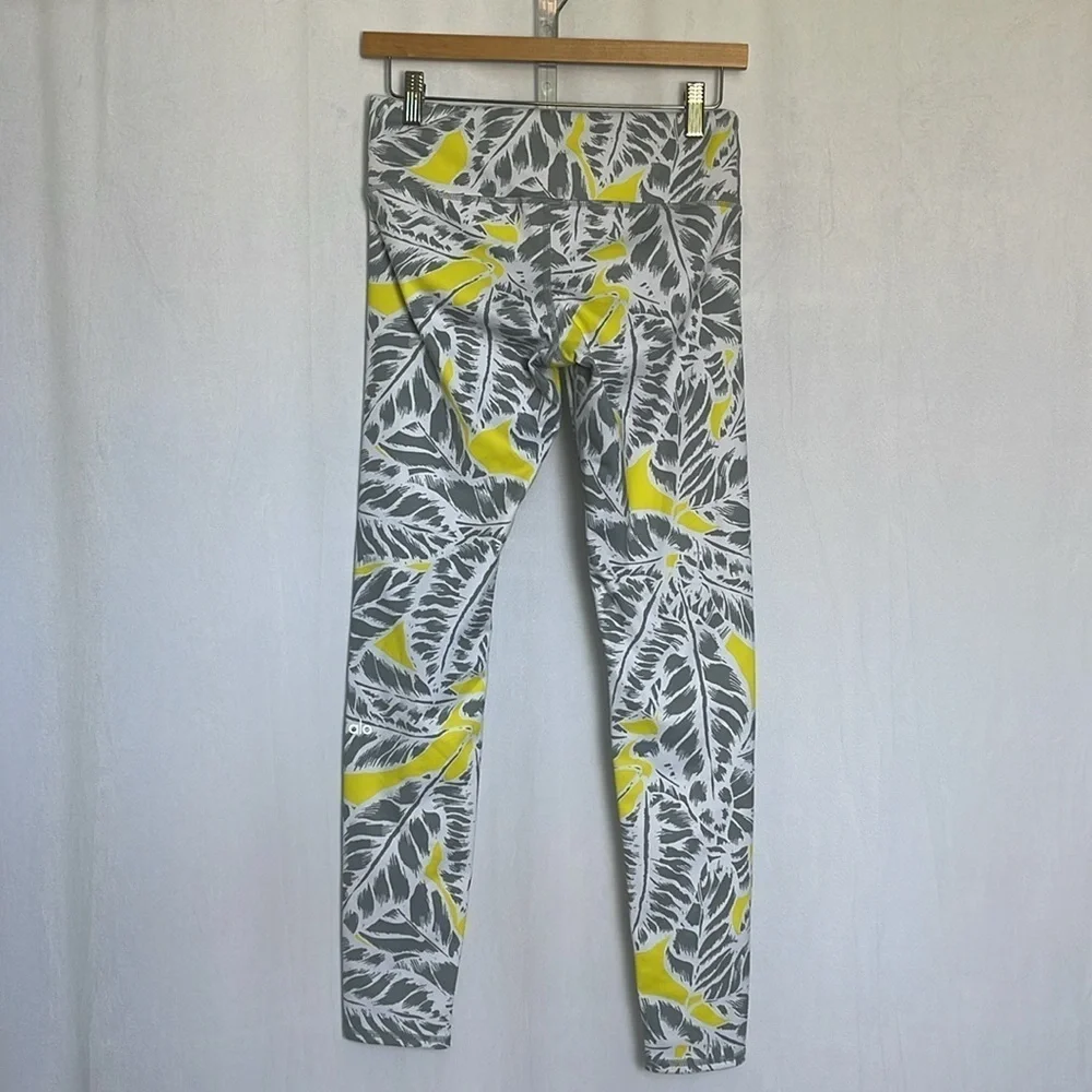 Alo Yoga Airbrush Palm-Printed Sport Leggings Size M 28” Inseam Full Length EUC